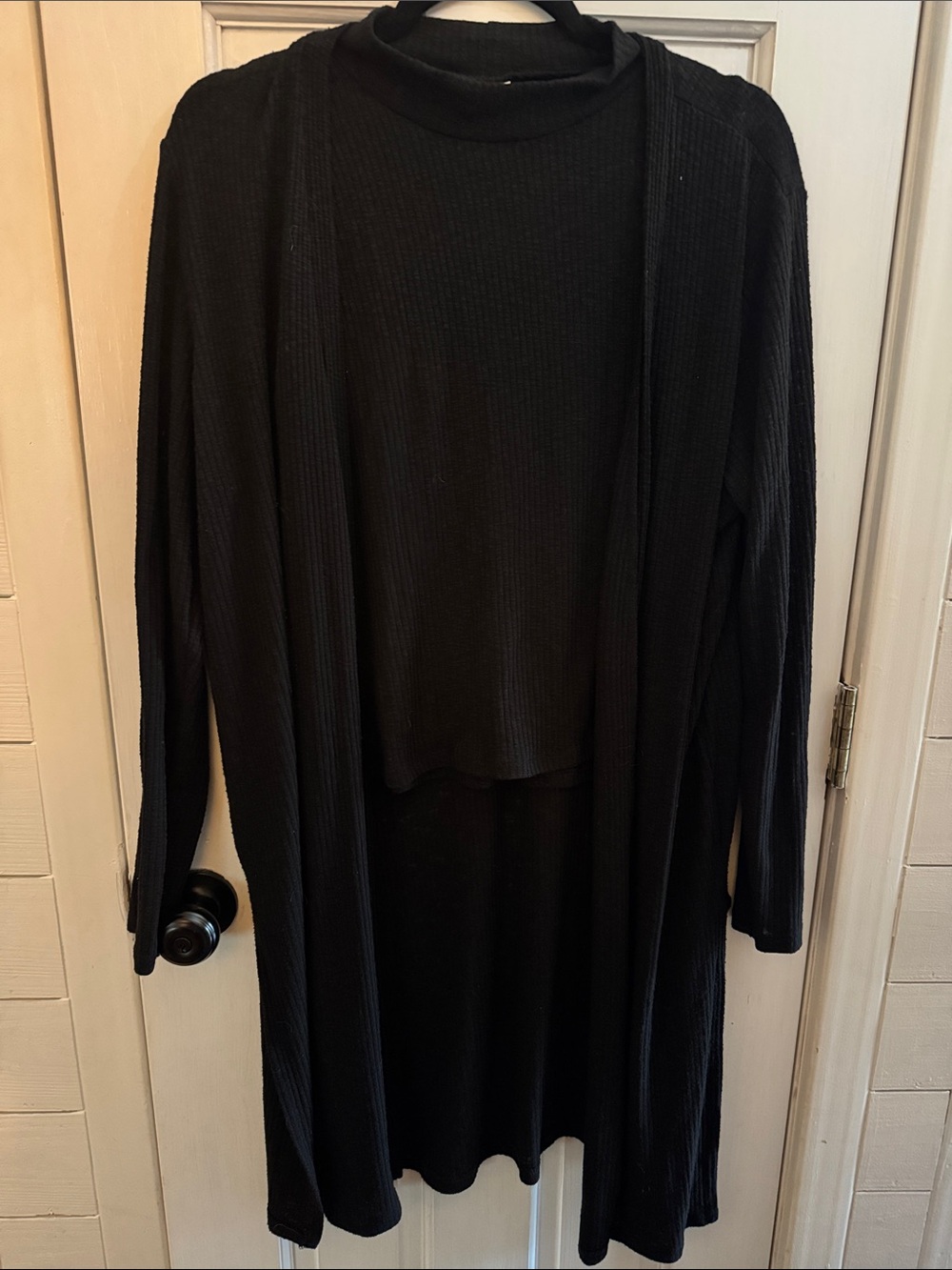 Black Women's Open Front Lightweight Duster with matching mock turtle tank